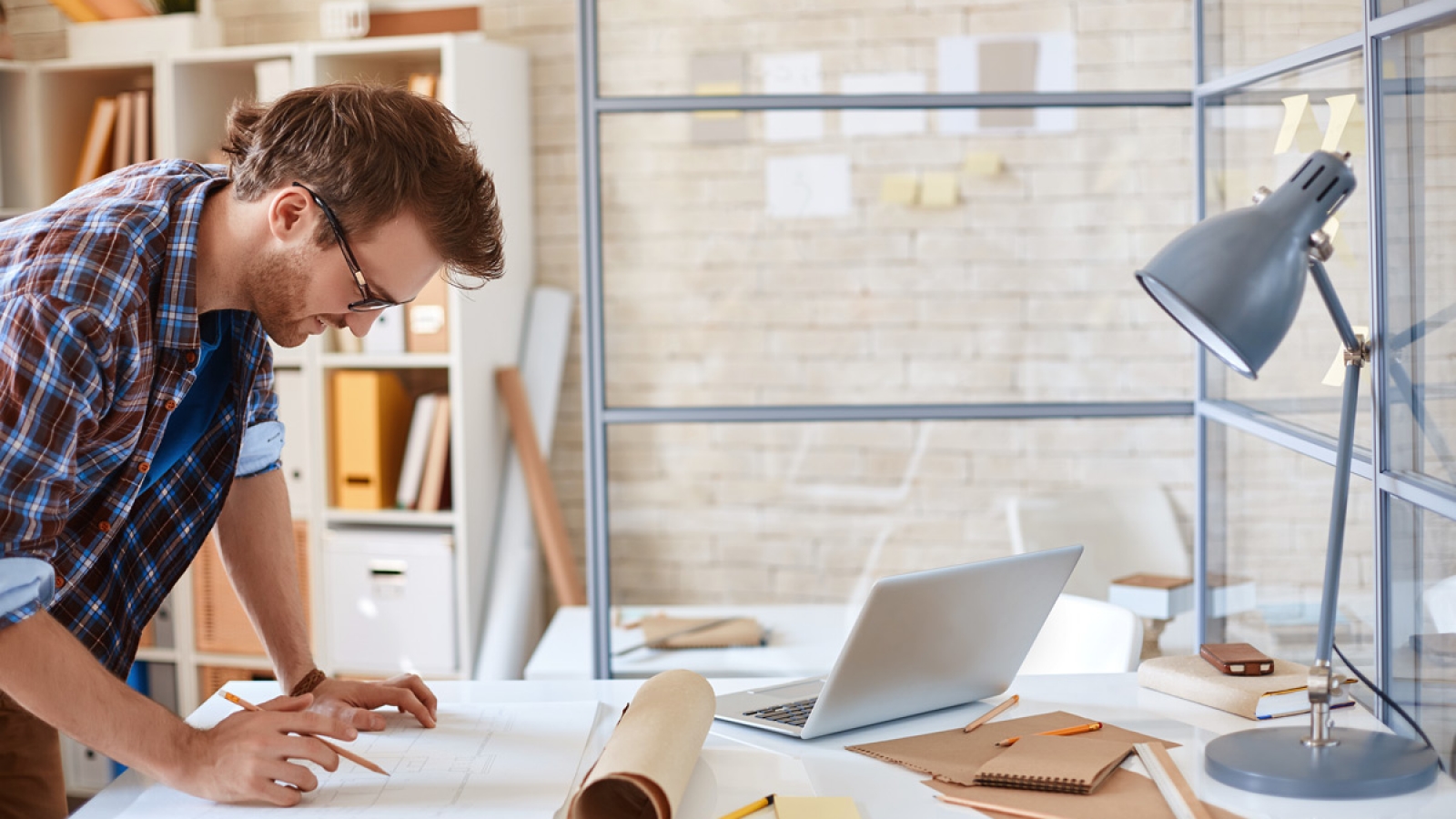 busy-architect-PYVKWM4343